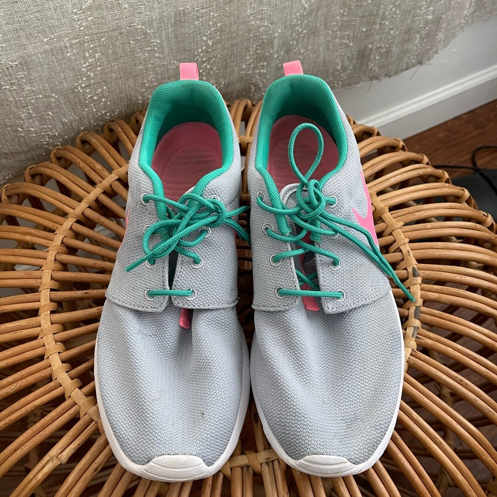 Nike Roshe One ‘South Beach’ Mens  Size 8